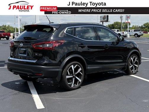 Magnetic Black 2022 Nissan Rogue Sport SL