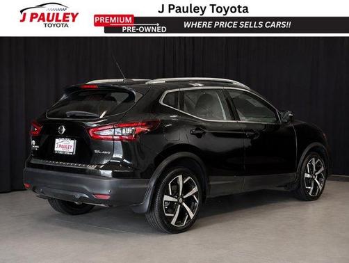 Magnetic Black 2022 Nissan Rogue Sport SL