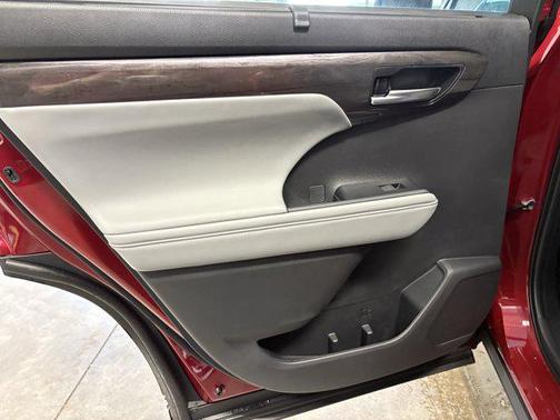 2026 Toyota Highlander Hybrid Limited