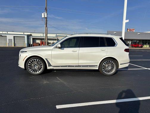2023 BMW X7 xDrive40i