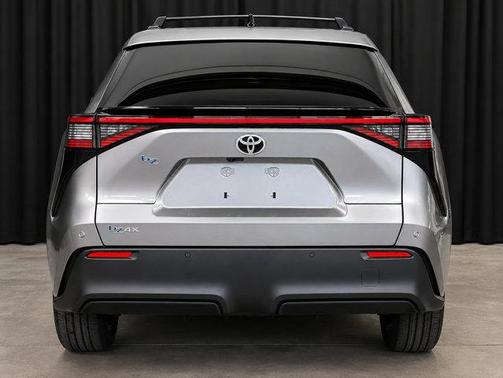 Metal 2026 Toyota bZ XLE PLUS