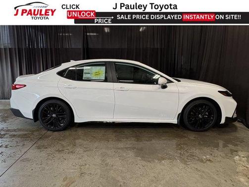 Ice 2026 Toyota Camry SE