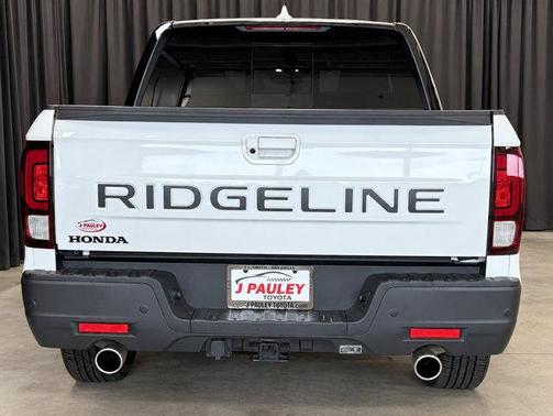 Platinum White Pearl 2025 Honda Ridgeline Black Edition