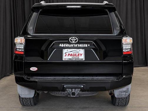 Midnight Black Metallic 2017 Toyota 4Runner SR5