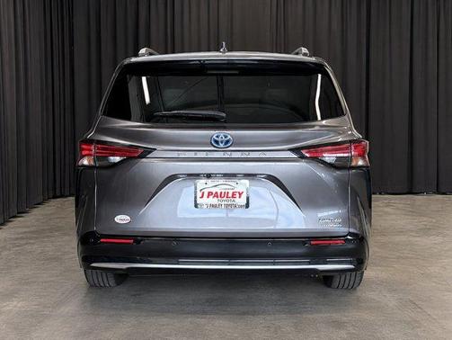 Predawn Gray Mica 2022 Toyota Sienna Limited