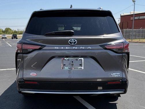 Predawn Gray Mica 2022 Toyota Sienna Limited