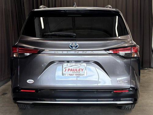 Predawn Gray Mica 2022 Toyota Sienna Limited