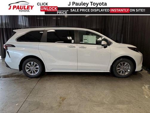 Wind Chill Pearl 2026 Toyota Sienna XLE 8 Passenger