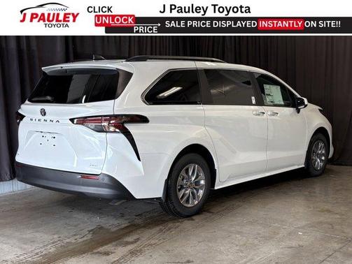 Wind Chill Pearl 2026 Toyota Sienna XLE 8 Passenger