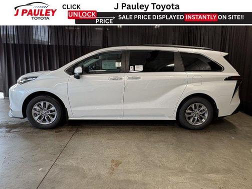 Wind Chill Pearl 2026 Toyota Sienna XLE 8 Passenger