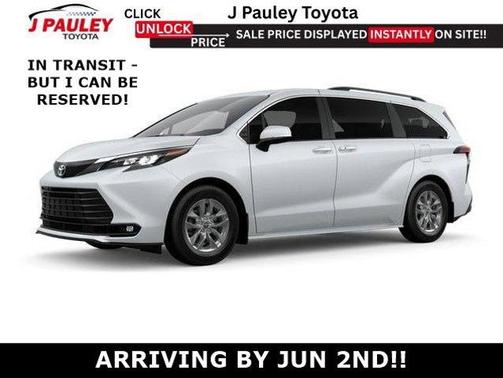 Wind Chill Pearl 2026 Toyota Sienna XLE 8 Passenger