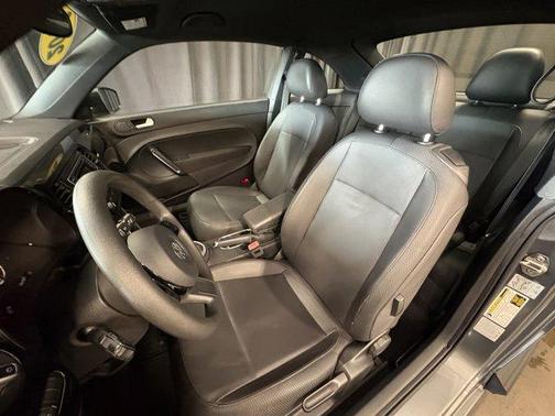 Platinum Gray Metallic 2016 Volkswagen Beetle 1.8T