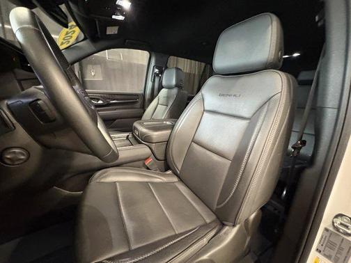 White Frost Tri-Coat 2024 GMC Yukon Denali