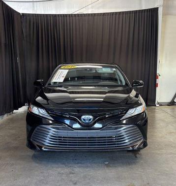 2020 Toyota Camry Hybrid XLE