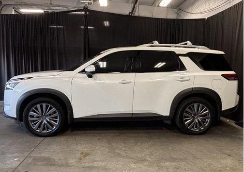 2023 Nissan Pathfinder SL 4WD