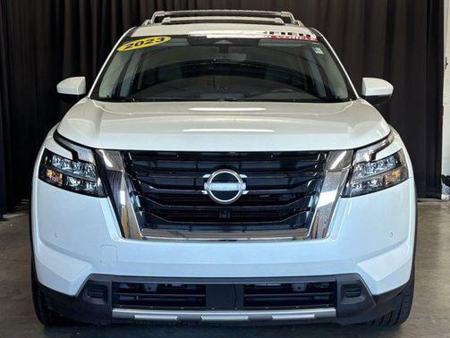 2023 Nissan Pathfinder SL 4WD