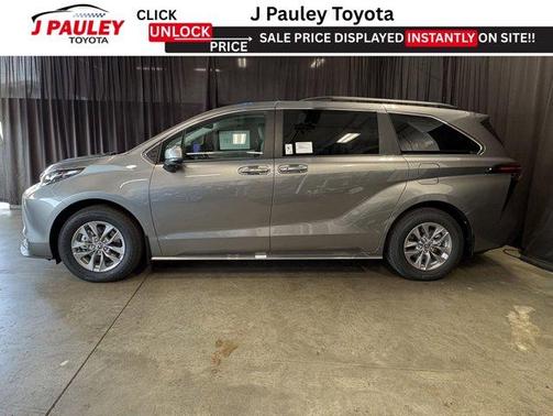 Metal 2026 Toyota Sienna XLE 8 Passenger