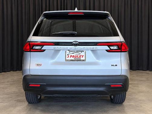 Celestial Silver Metallic 2024 Toyota Grand Highlander XLE