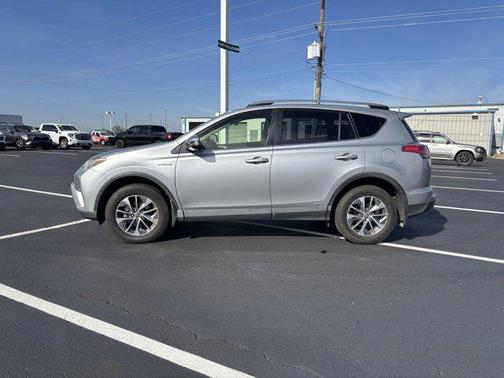 2017 Toyota RAV4 Hybrid SE