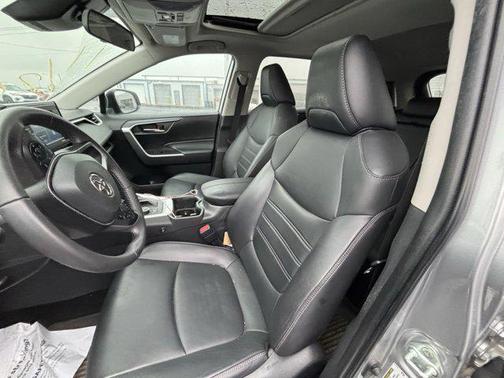 2022 Toyota RAV4 Hybrid XLE Premium