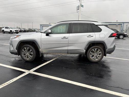 2022 Toyota RAV4 Hybrid XLE Premium