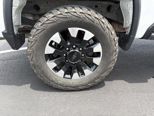 Summit White 2020 Chevrolet Silverado 2500 Custom