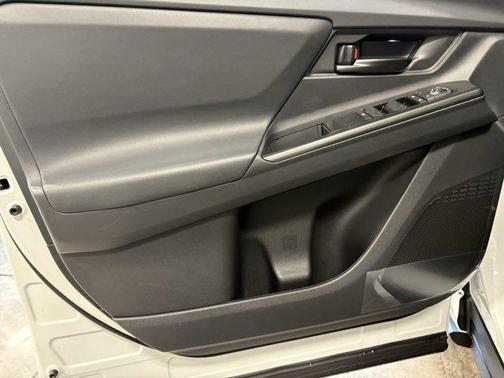 Wind Chill Pearl 2026 Toyota bZ XLE PLUS