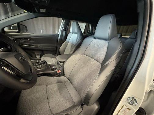 Wind Chill Pearl 2026 Toyota bZ XLE PLUS