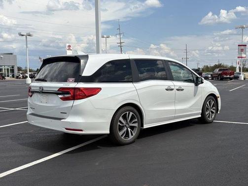 Platinum White Pearl 2022 Honda Odyssey Touring
