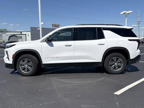 Summit White 2026 Chevrolet Traverse LT