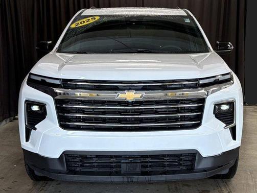 Summit White 2026 Chevrolet Traverse LT