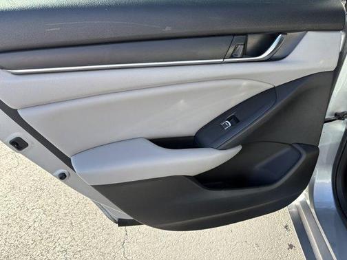 Lunar Silver Metallic 2019 Honda Accord LX
