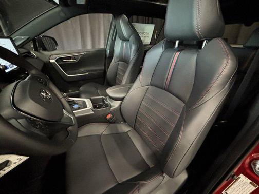 2025 Toyota RAV4 Hybrid SE