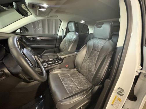 Summit White 2022 Buick Envision Avenir