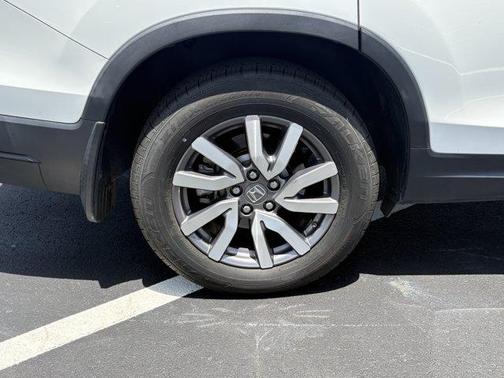 White 2020 Honda Pilot EX