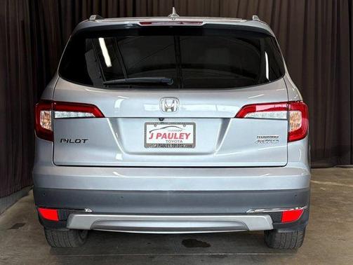 Lunar Silver Metallic 2021 Honda Pilot Touring 7-Passenger