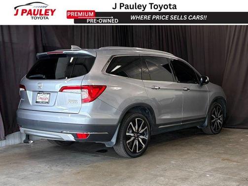 Lunar Silver Metallic 2021 Honda Pilot Touring 7-Passenger