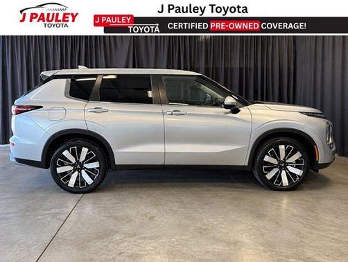Alloy Silver Metallic 2025 Mitsubishi Outlander SE