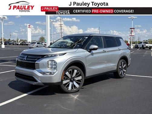 Gray 2025 Mitsubishi Outlander SE