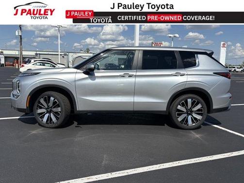 Gray 2025 Mitsubishi Outlander SE