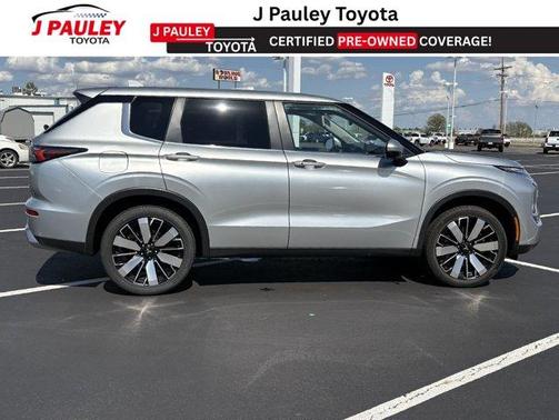 Gray 2025 Mitsubishi Outlander SE