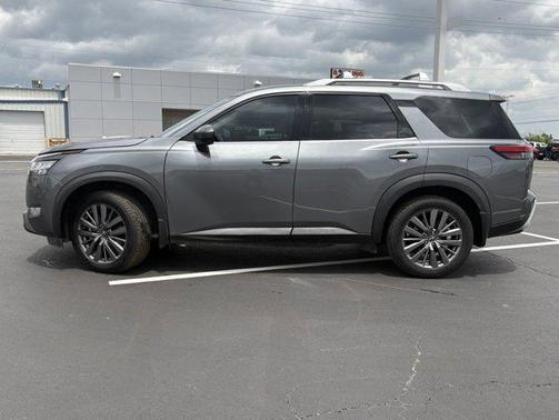 Gun Metallic 2024 Nissan Pathfinder SL