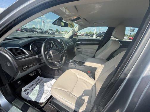 2017 Chrysler 300 Limited