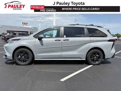 Cement 2025 Toyota Sienna Woodland Edition