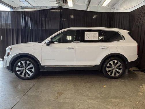 Glacial White Pearl 2021 Kia Telluride EX