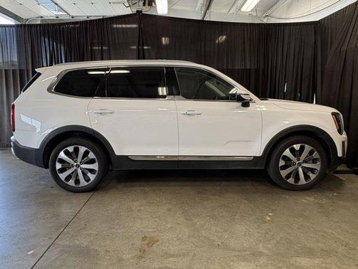 Glacial White Pearl 2021 Kia Telluride EX