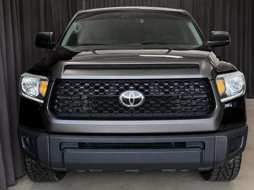Midnight Black Metallic 2018 Toyota Tundra SR
