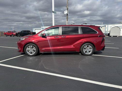 2021 Toyota Sienna Platinum