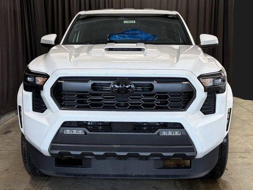 Ice 2026 Toyota Tacoma Hybrid TRD Sport