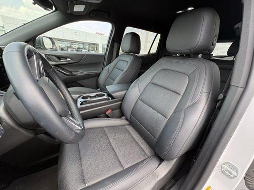Summit White 2025 Chevrolet Equinox LT